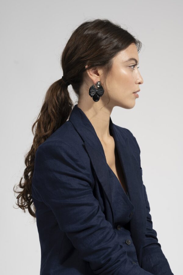Crystal earrings and organic raffia - Image 2