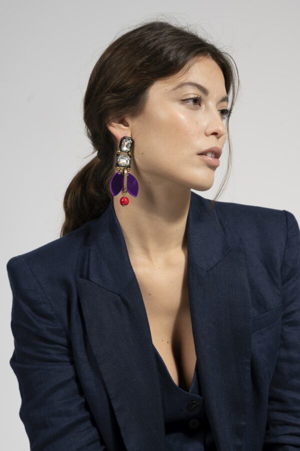 Orecchino cabochon con foglia viola - immagine 2