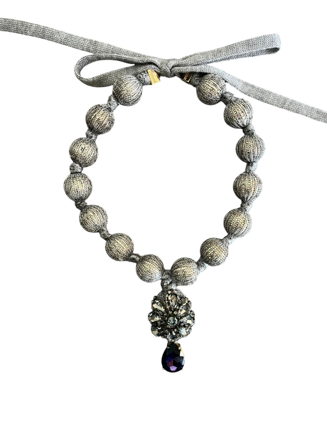 Girocollo cachemire e sfere oro con chiusura lacci cashmere choker with gold spheres tie closure Centopercentocachemire haute couture jewellery