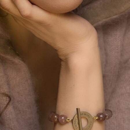 Bracciale quarzo mauve con chiusura t bar in ottone placcato oro. Mauve quarz bracelet with gold plated t bar . Centopercentocachemire unconventional jewellery